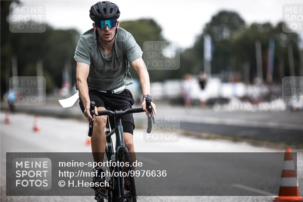 16.08.2026 - KN Förde Triathlon 2026 H.Heesch http://msf.ph/oto/9976636 16.08.2026 11:18:57 Radfahren 310, 312, 356, 384, 425 meine-sportfotos.de