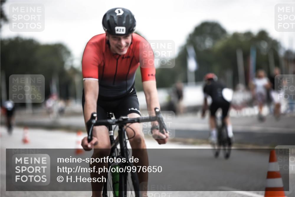 16.08.2026 - KN Förde Triathlon 2026 H.Heesch http://msf.ph/oto/9976650 16.08.2026 11:19:09 Radfahren 391, 416, 428, 438 meine-sportfotos.de
