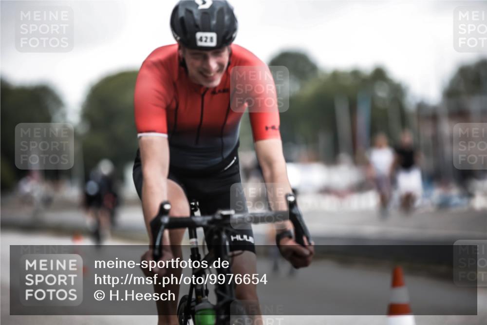 16.08.2026 - KN Förde Triathlon 2026 H.Heesch http://msf.ph/oto/9976654 16.08.2026 11:19:09 Radfahren 391, 416, 428, 438 meine-sportfotos.de