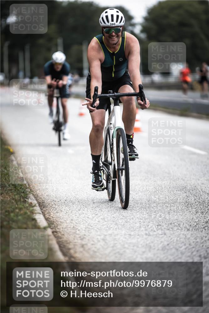 16.08.2026 - KN Förde Triathlon 2026 H.Heesch http://msf.ph/oto/9976879 16.08.2026 11:20:03 Radfahren 314, 315, 321, 329, 368, 369, 390, 417, 439 meine-sportfotos.de