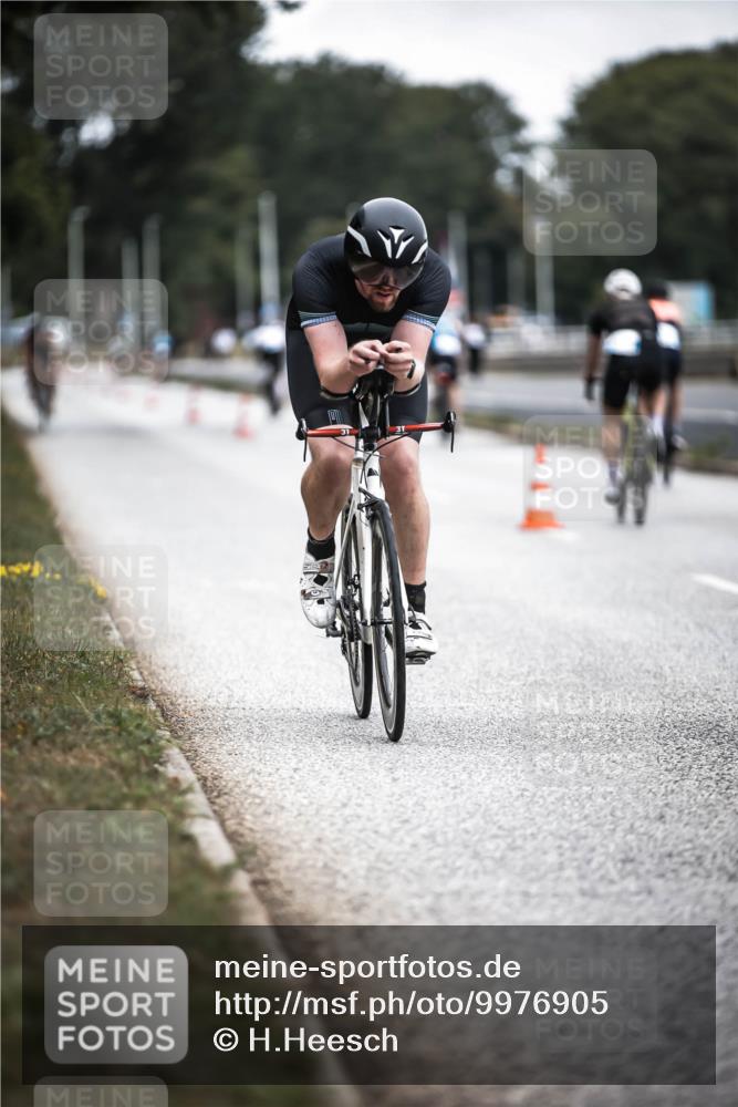 16.08.2026 - KN Förde Triathlon 2026 H.Heesch http://msf.ph/oto/9976905 16.08.2026 11:20:11 Radfahren 311, 325 meine-sportfotos.de