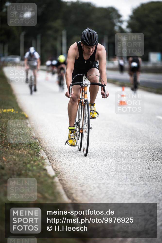 16.08.2026 - KN Förde Triathlon 2026 H.Heesch http://msf.ph/oto/9976925 16.08.2026 11:20:19 Radfahren 221, 301, 306 meine-sportfotos.de
