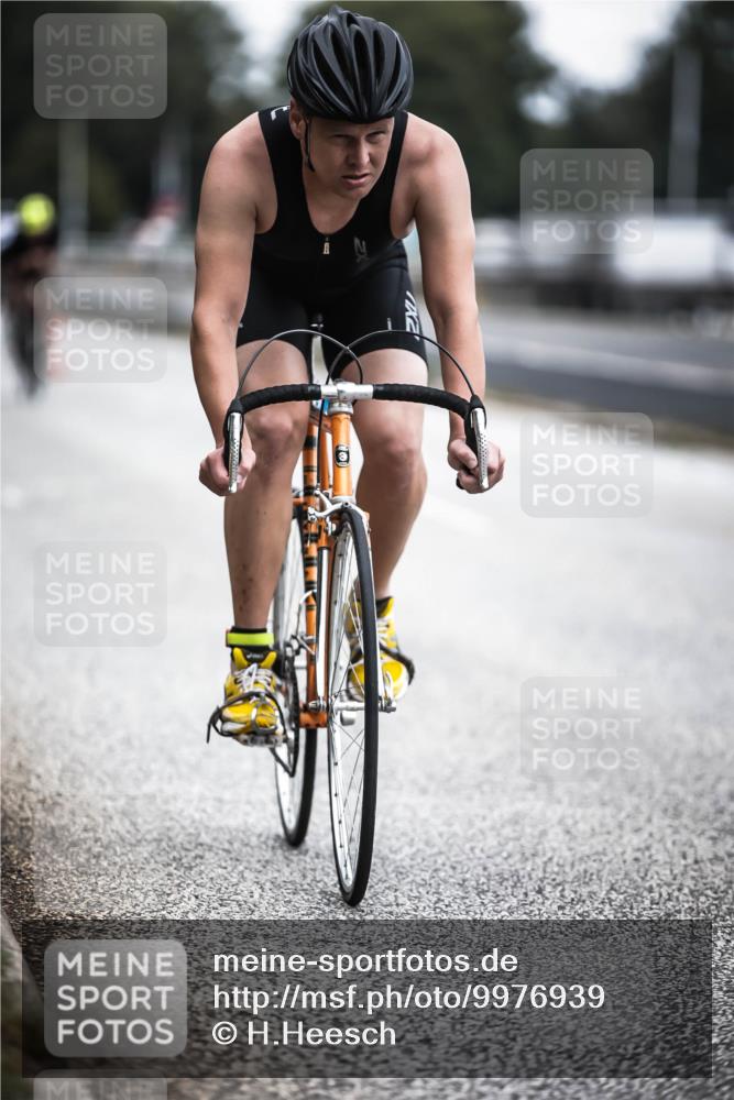 16.08.2026 - KN Förde Triathlon 2026 H.Heesch http://msf.ph/oto/9976939 16.08.2026 11:20:19 Radfahren 221, 301, 306 meine-sportfotos.de