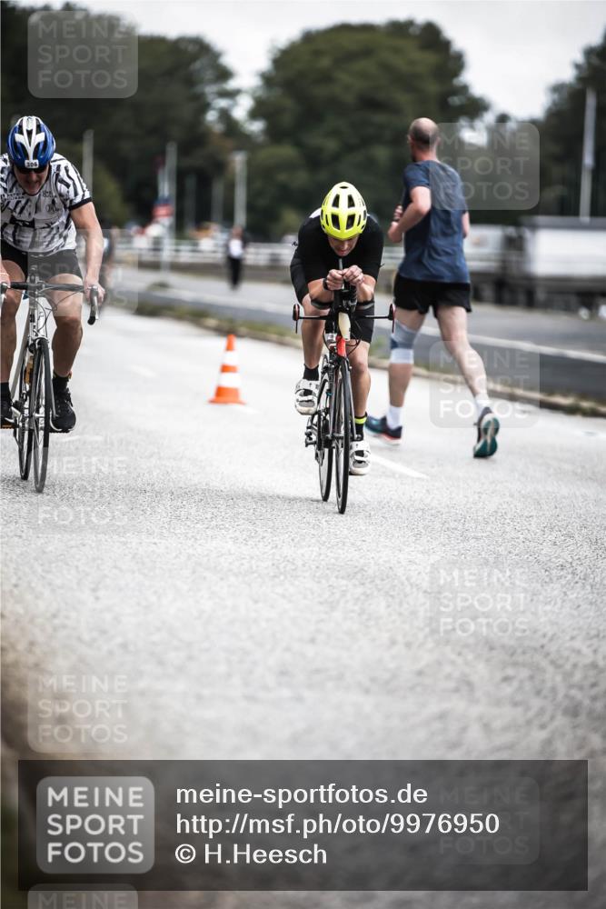 16.08.2026 - KN Förde Triathlon 2026 H.Heesch http://msf.ph/oto/9976950 16.08.2026 11:20:22 Radfahren 221, 301, 306 meine-sportfotos.de