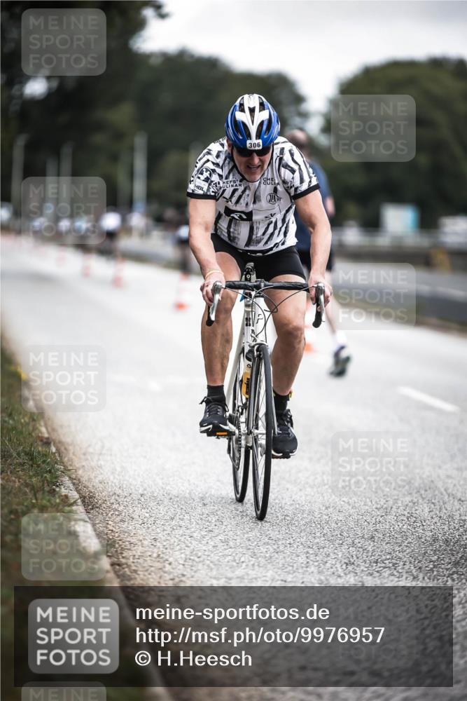16.08.2026 - KN Förde Triathlon 2026 H.Heesch http://msf.ph/oto/9976957 16.08.2026 11:20:22 Radfahren 221, 301, 306 meine-sportfotos.de