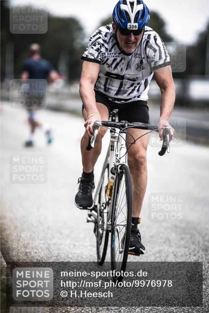 16.08.2026 - KN Förde Triathlon 2026 H.Heesch http://msf.ph/oto/9976978 16.08.2026 11:20:23 Radfahren 221, 306 meine-sportfotos.de