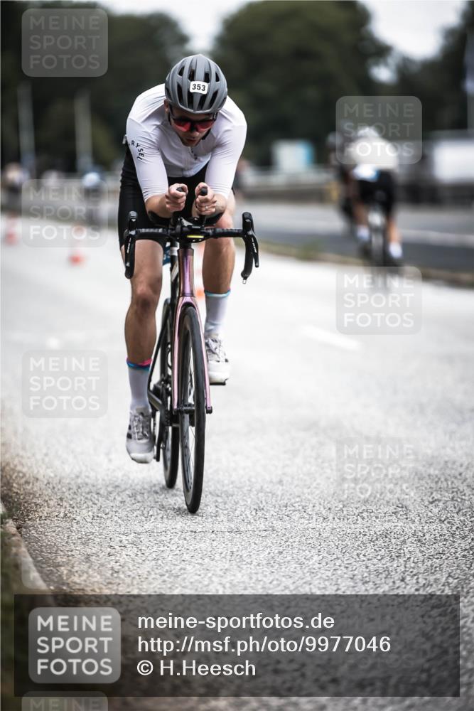 16.08.2026 - KN Förde Triathlon 2026 H.Heesch http://msf.ph/oto/9977046 16.08.2026 11:21:01 Radfahren 316, 353, 364, 379, 386, 410, 411, 430 meine-sportfotos.de