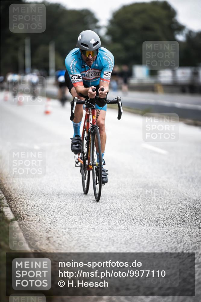 16.08.2026 - KN Förde Triathlon 2026 H.Heesch http://msf.ph/oto/9977110 16.08.2026 11:21:12 Radfahren 320, 338 meine-sportfotos.de