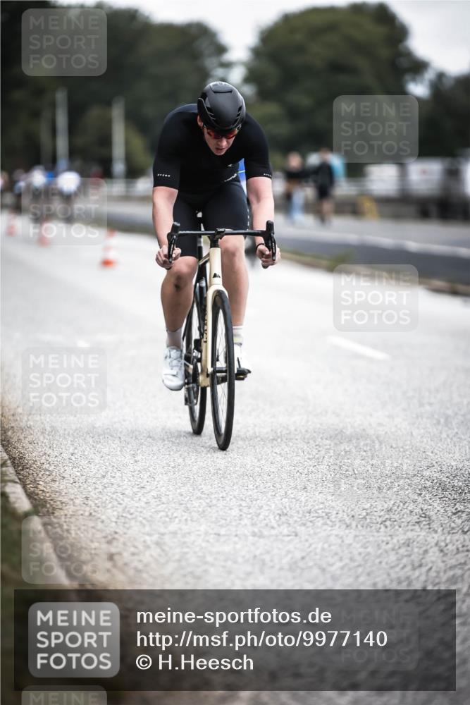 16.08.2026 - KN Förde Triathlon 2026 H.Heesch http://msf.ph/oto/9977140 16.08.2026 11:21:17 Radfahren 312, 320 meine-sportfotos.de