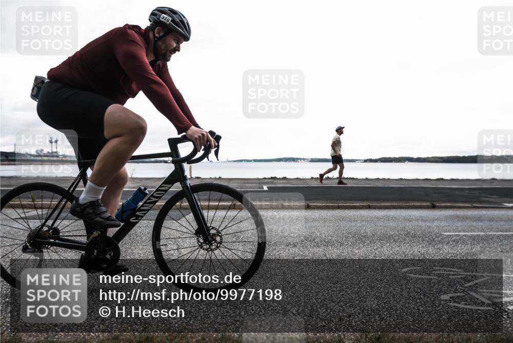 16.08.2026 - KN Förde Triathlon 2026 H.Heesch http://msf.ph/oto/9977198 16.08.2026 11:37:09 Radfahren 370, 402, 415 meine-sportfotos.de