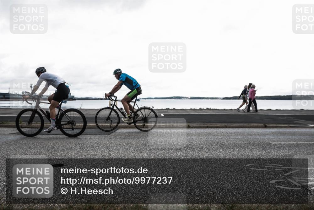 16.08.2026 - KN Förde Triathlon 2026 H.Heesch http://msf.ph/oto/9977237 16.08.2026 11:38:19 Radfahren 349, 384 meine-sportfotos.de