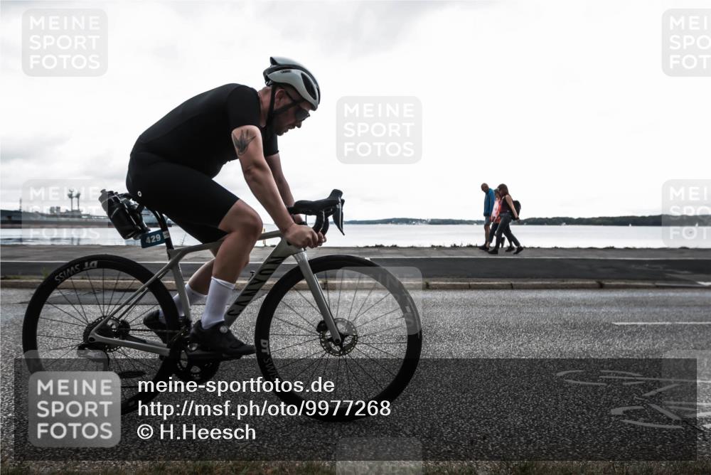 16.08.2026 - KN Förde Triathlon 2026 H.Heesch http://msf.ph/oto/9977268 16.08.2026 11:39:25 Radfahren 428, 429 meine-sportfotos.de