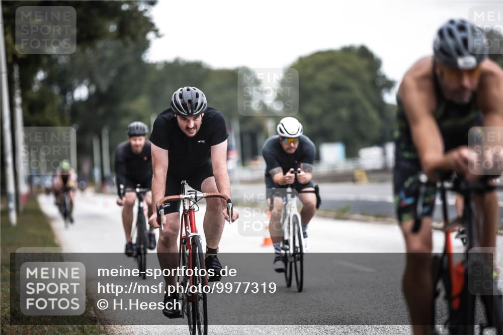 16.08.2026 - KN Förde Triathlon 2026 H.Heesch http://msf.ph/oto/9977319 16.08.2026 11:21:45 Radfahren 323, 342, 347, 365, 372, 377 meine-sportfotos.de