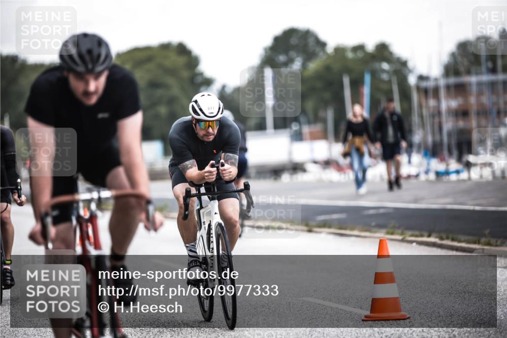 16.08.2026 - KN Förde Triathlon 2026 H.Heesch http://msf.ph/oto/9977333 16.08.2026 11:21:45 Radfahren 323, 342, 347, 365, 372, 377 meine-sportfotos.de
