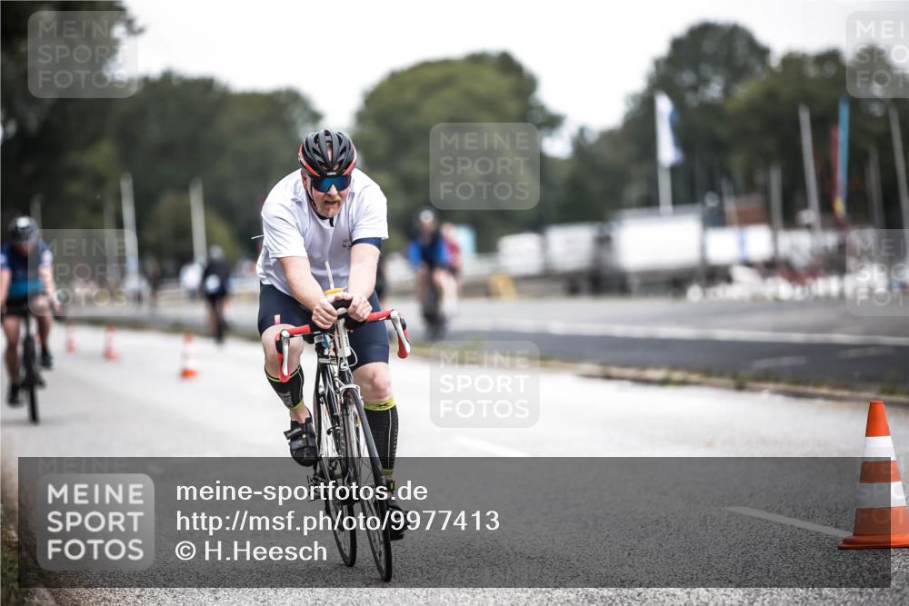 16.08.2026 - KN Förde Triathlon 2026 H.Heesch http://msf.ph/oto/9977413 16.08.2026 11:21:51 Radfahren 372, 391, 438 meine-sportfotos.de