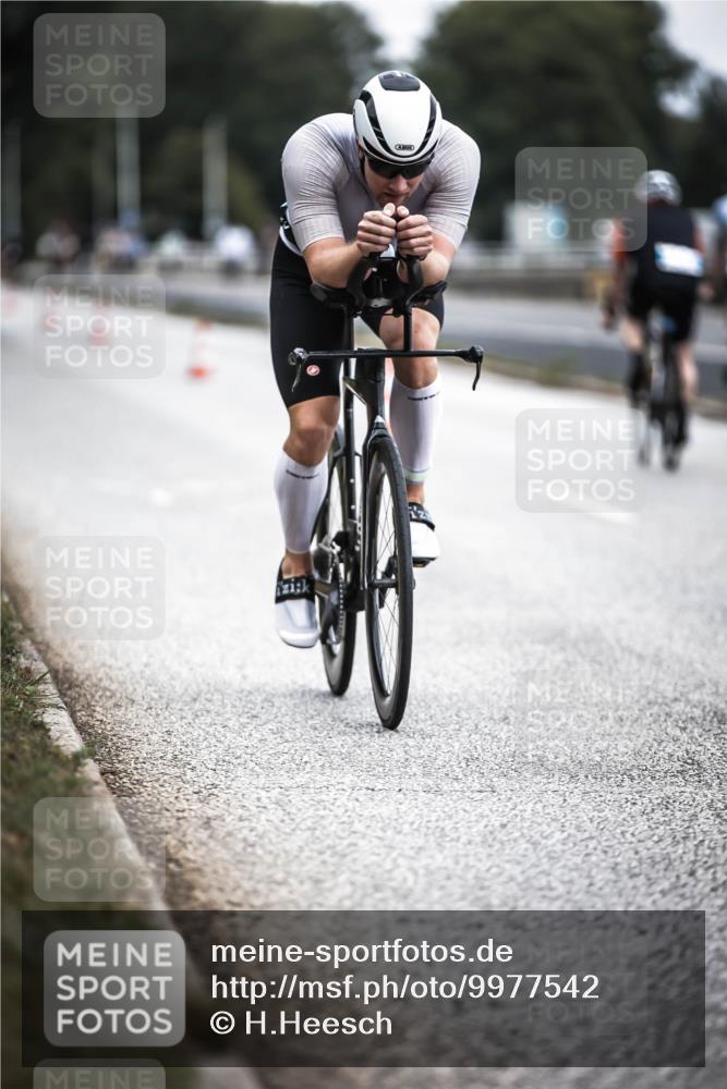 16.08.2026 - KN Förde Triathlon 2026 H.Heesch http://msf.ph/oto/9977542 16.08.2026 11:22:10 Radfahren 321 meine-sportfotos.de
