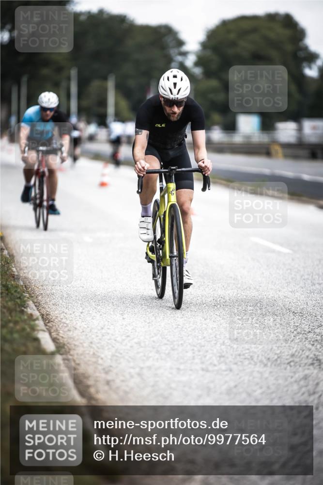 16.08.2026 - KN Förde Triathlon 2026 H.Heesch http://msf.ph/oto/9977564 16.08.2026 11:22:16 Radfahren 329, 375, 397, 400 meine-sportfotos.de