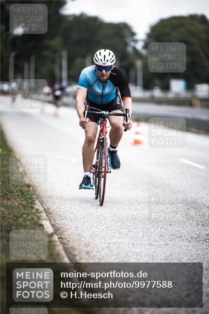 16.08.2026 - KN Förde Triathlon 2026 H.Heesch http://msf.ph/oto/9977588 16.08.2026 11:22:17 Radfahren 329, 375, 397, 400 meine-sportfotos.de