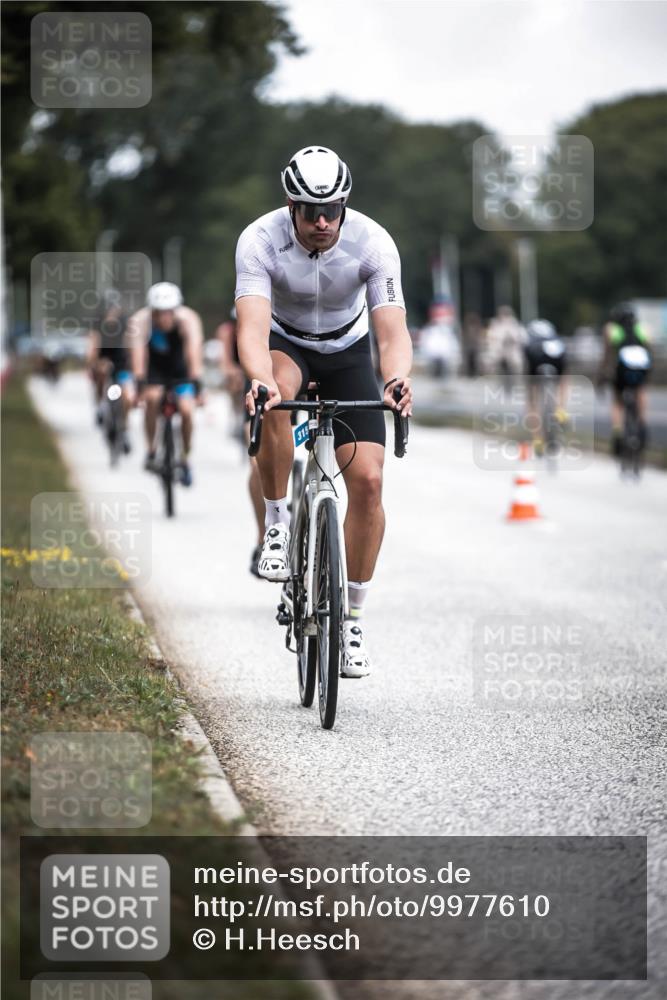 16.08.2026 - KN Förde Triathlon 2026 H.Heesch http://msf.ph/oto/9977610 16.08.2026 11:22:28 Radfahren 307, 315, 325, 368, 369, 389, 409, 415 meine-sportfotos.de