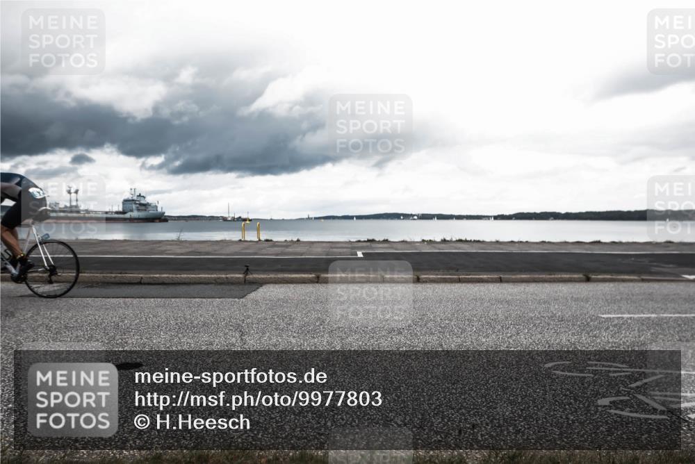 16.08.2026 - KN Förde Triathlon 2026 H.Heesch http://msf.ph/oto/9977803 16.08.2026 12:51:52 Radfahren 362, 510, 552, 557, 574, 703 meine-sportfotos.de