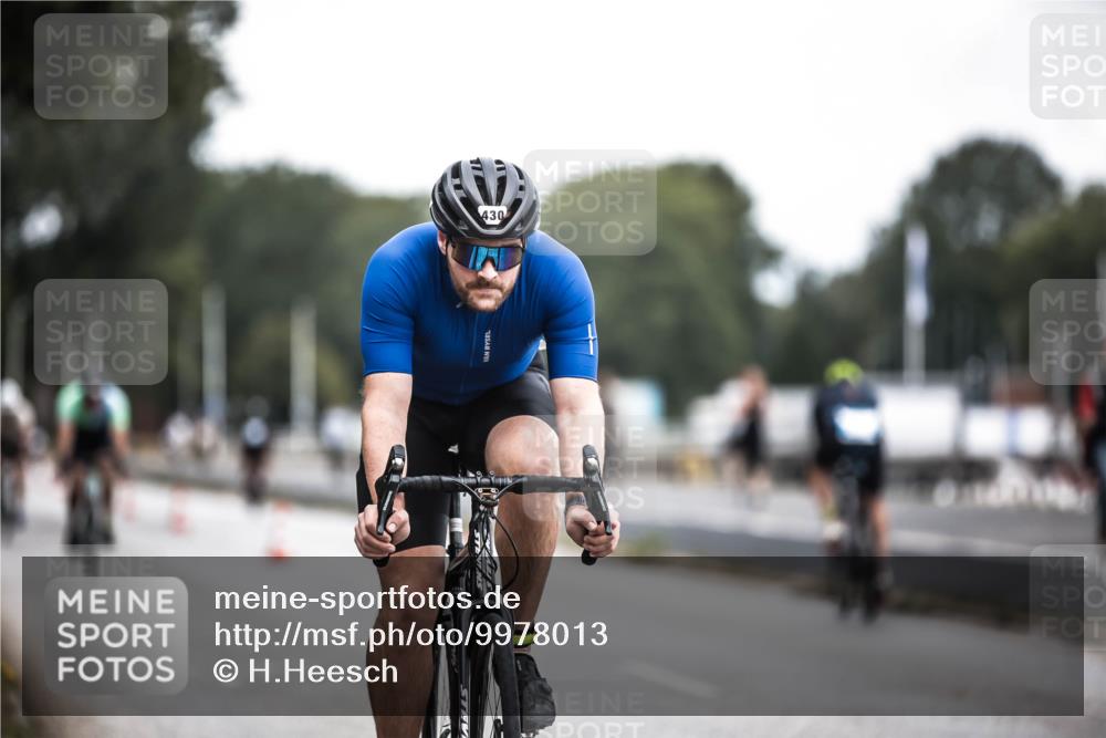 16.08.2026 - KN Förde Triathlon 2026 H.Heesch http://msf.ph/oto/9978013 16.08.2026 11:23:21 Radfahren 370, 379, 430 meine-sportfotos.de