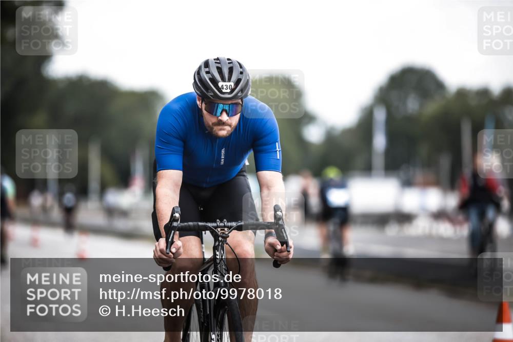 16.08.2026 - KN Förde Triathlon 2026 H.Heesch http://msf.ph/oto/9978018 16.08.2026 11:23:21 Radfahren 370, 379, 430 meine-sportfotos.de