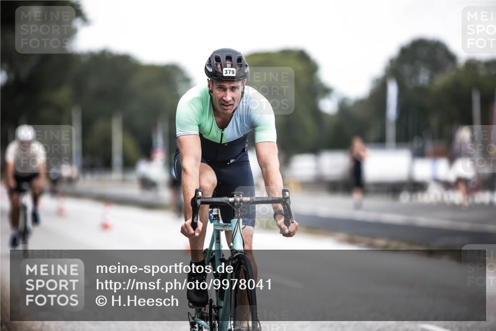 16.08.2026 - KN Förde Triathlon 2026 H.Heesch http://msf.ph/oto/9978041 16.08.2026 11:23:24 Radfahren 316, 370, 379, 395, 430 meine-sportfotos.de