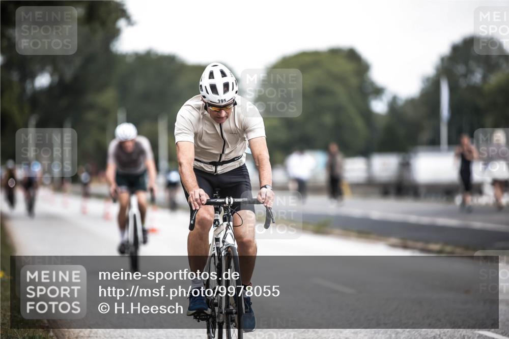 16.08.2026 - KN Förde Triathlon 2026 H.Heesch http://msf.ph/oto/9978055 16.08.2026 11:23:26 Radfahren 316, 370, 379, 395 meine-sportfotos.de