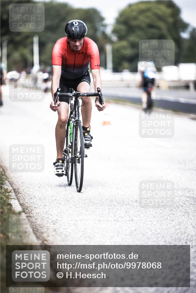 16.08.2026 - KN Förde Triathlon 2026 H.Heesch http://msf.ph/oto/9978068 16.08.2026 11:30:37 Radfahren 425, 428, 430, 438 meine-sportfotos.de
