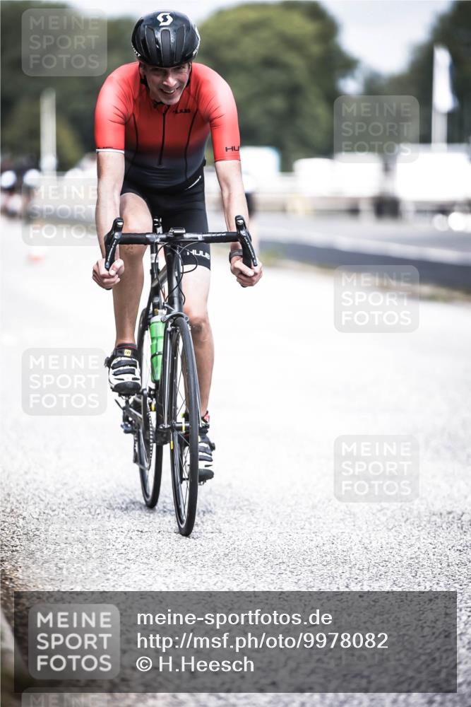 16.08.2026 - KN Förde Triathlon 2026 H.Heesch http://msf.ph/oto/9978082 16.08.2026 11:30:37 Radfahren 425, 428, 430, 438 meine-sportfotos.de
