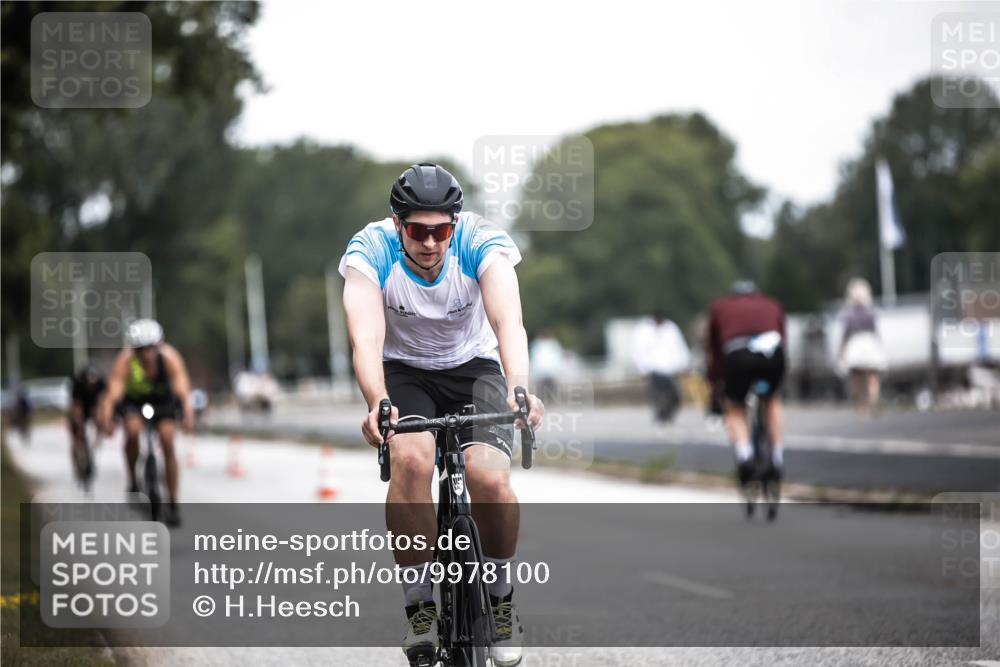 16.08.2026 - KN Förde Triathlon 2026 H.Heesch http://msf.ph/oto/9978100 16.08.2026 11:23:34 Radfahren 320, 364, 410 meine-sportfotos.de
