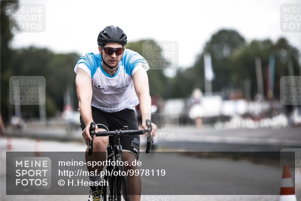 16.08.2026 - KN Förde Triathlon 2026 H.Heesch http://msf.ph/oto/9978119 16.08.2026 11:23:34 Radfahren 320, 364, 410 meine-sportfotos.de