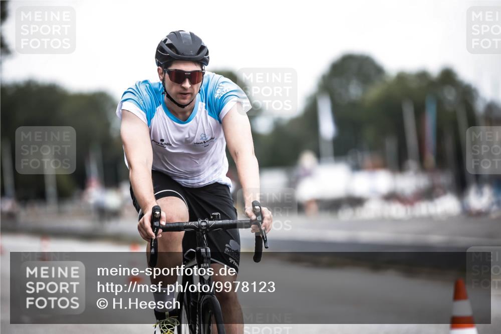 16.08.2026 - KN Förde Triathlon 2026 H.Heesch http://msf.ph/oto/9978123 16.08.2026 11:23:34 Radfahren 320, 364, 410 meine-sportfotos.de