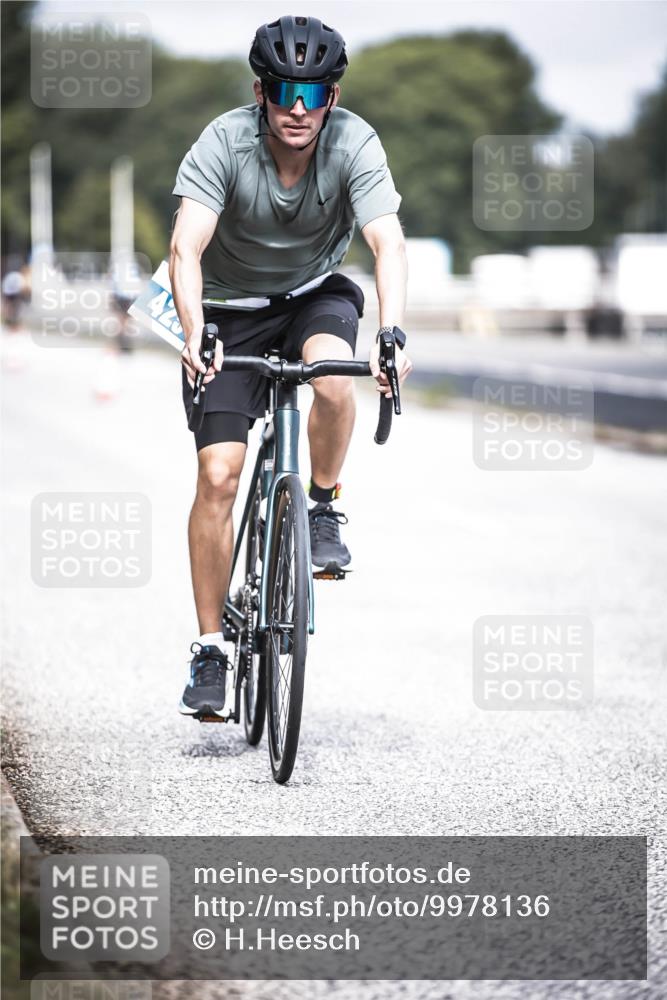 16.08.2026 - KN Förde Triathlon 2026 H.Heesch http://msf.ph/oto/9978136 16.08.2026 11:30:41 Radfahren 386, 411, 425, 428, 430, 438 meine-sportfotos.de