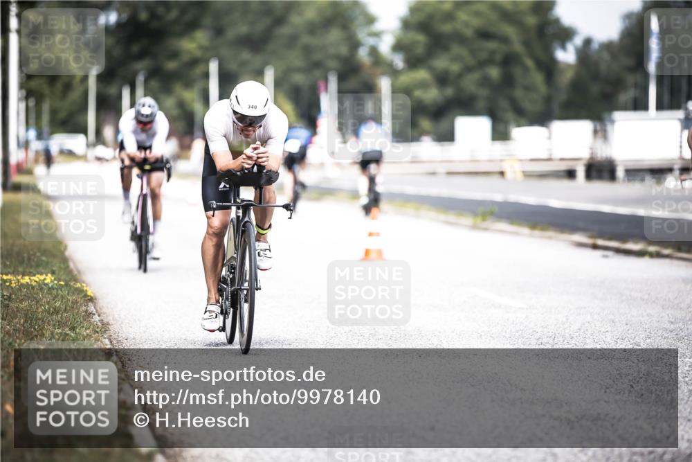 16.08.2026 - KN Förde Triathlon 2026 H.Heesch http://msf.ph/oto/9978140 16.08.2026 11:30:49 Radfahren 353, 411 meine-sportfotos.de
