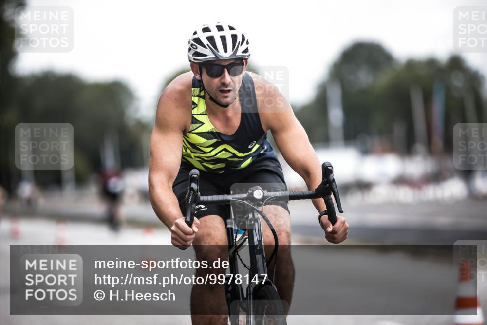 16.08.2026 - KN Förde Triathlon 2026 H.Heesch http://msf.ph/oto/9978147 16.08.2026 11:23:37 Radfahren 320, 364, 410, 421 meine-sportfotos.de