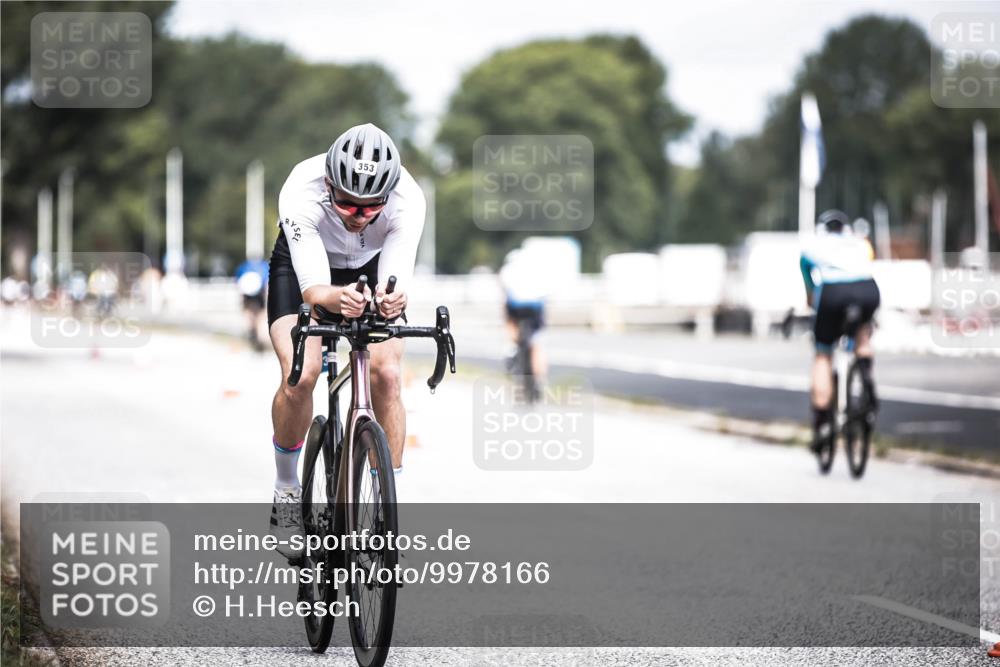 16.08.2026 - KN Förde Triathlon 2026 H.Heesch http://msf.ph/oto/9978166 16.08.2026 11:30:51 Radfahren 353 meine-sportfotos.de