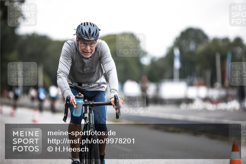 16.08.2026 - KN Förde Triathlon 2026 H.Heesch http://msf.ph/oto/9978201 16.08.2026 11:24:03 Radfahren 308, 330, 350, 394 meine-sportfotos.de