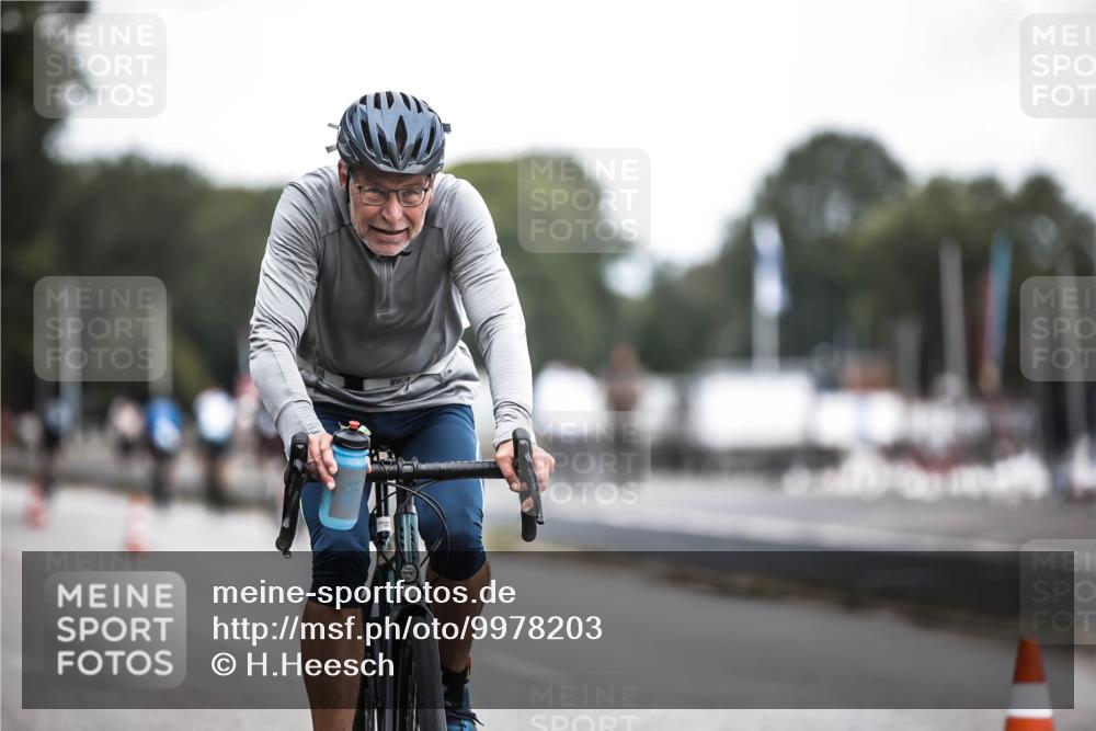 16.08.2026 - KN Förde Triathlon 2026 H.Heesch http://msf.ph/oto/9978203 16.08.2026 11:24:03 Radfahren 308, 330, 350, 394 meine-sportfotos.de