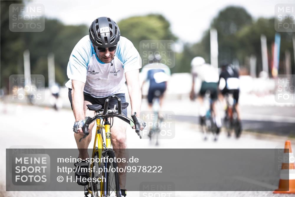 16.08.2026 - KN Förde Triathlon 2026 H.Heesch http://msf.ph/oto/9978222 16.08.2026 11:31:12 Radfahren 357, 427 meine-sportfotos.de