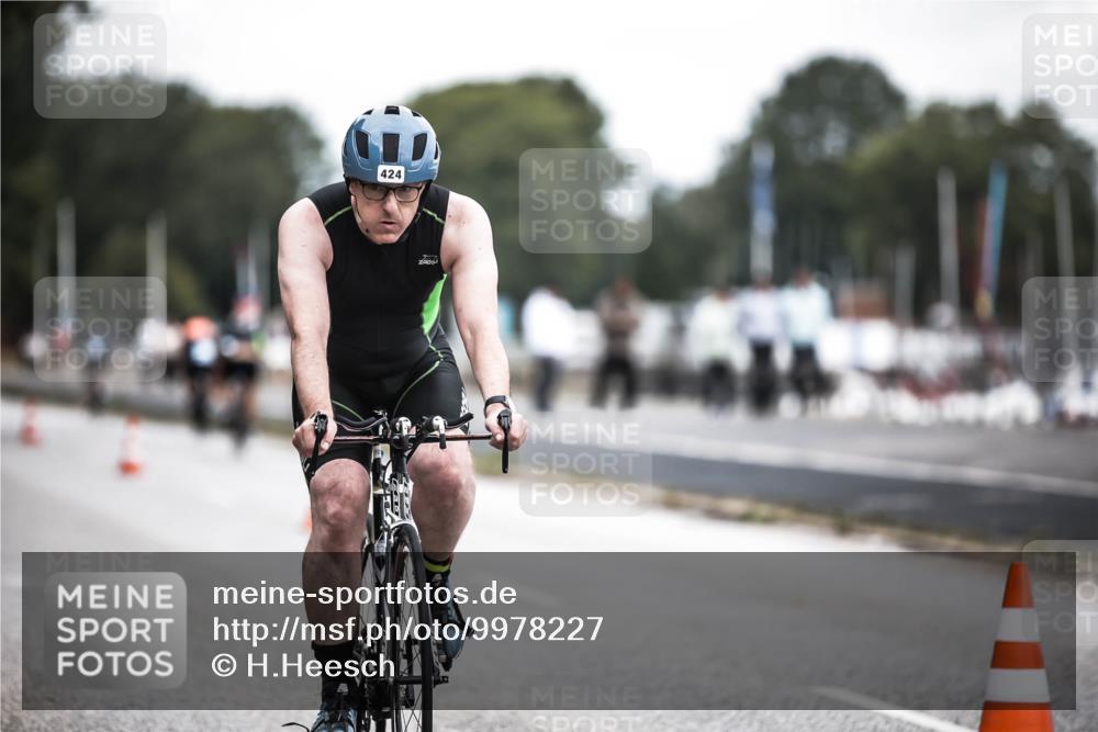 16.08.2026 - KN Förde Triathlon 2026 H.Heesch http://msf.ph/oto/9978227 16.08.2026 11:24:26 Radfahren 393, 424 meine-sportfotos.de