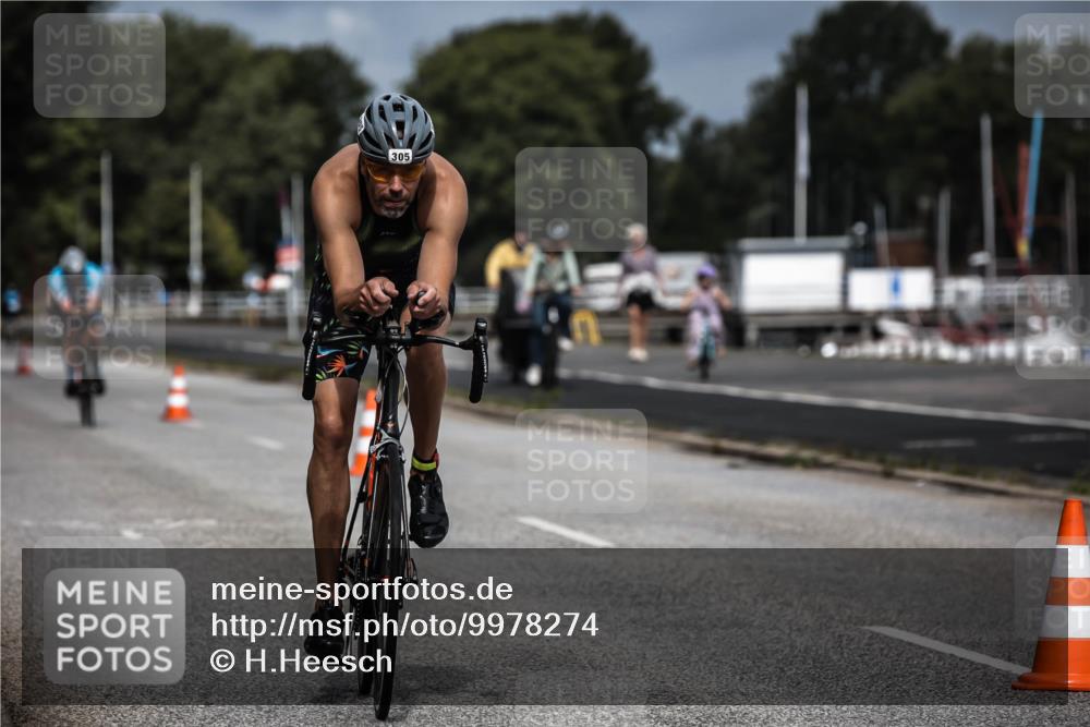 16.08.2026 - KN Förde Triathlon 2026 H.Heesch http://msf.ph/oto/9978274 16.08.2026 11:31:37 Radfahren 338, 377, 395 meine-sportfotos.de