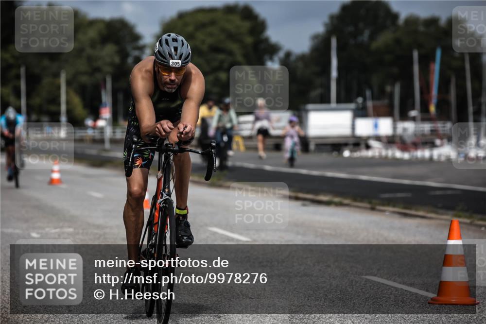 16.08.2026 - KN Förde Triathlon 2026 H.Heesch http://msf.ph/oto/9978276 16.08.2026 11:31:38 Radfahren 338, 377, 395 meine-sportfotos.de