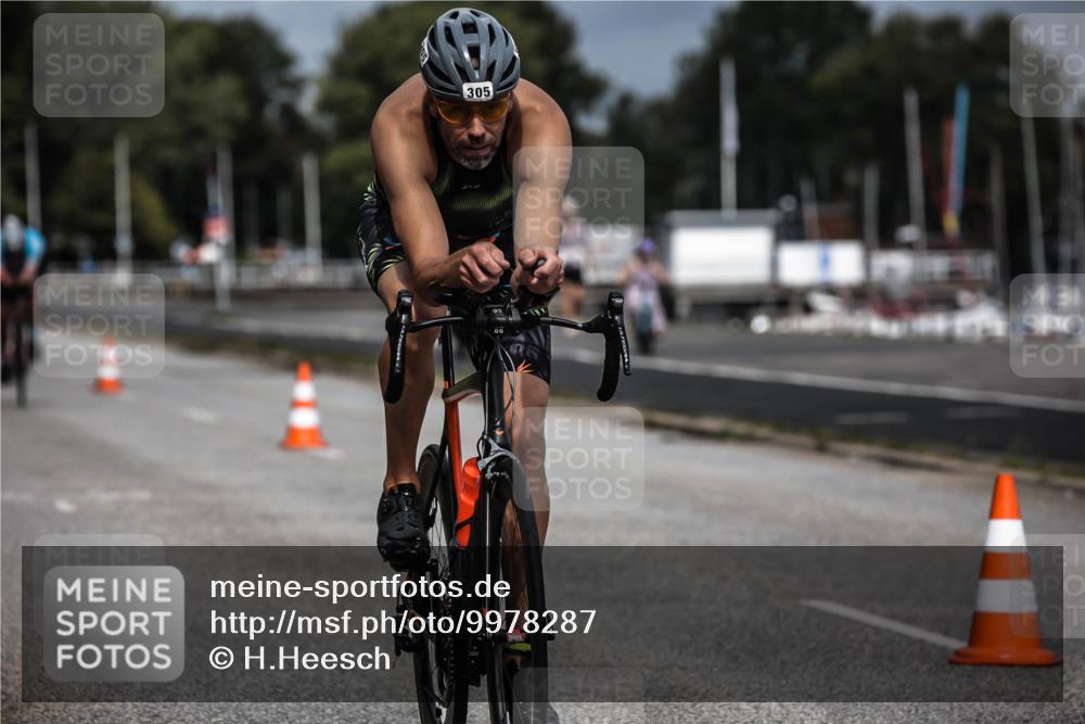 16.08.2026 - KN Förde Triathlon 2026 H.Heesch http://msf.ph/oto/9978287 16.08.2026 11:31:38 Radfahren 338, 377, 395 meine-sportfotos.de