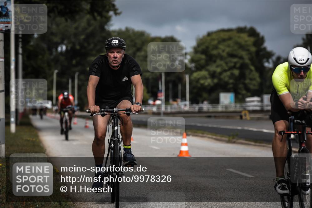 16.08.2026 - KN Förde Triathlon 2026 H.Heesch http://msf.ph/oto/9978326 16.08.2026 11:31:42 Radfahren 338, 395, 801 meine-sportfotos.de