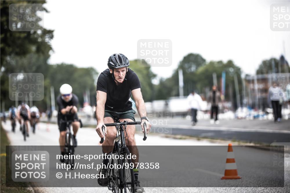 16.08.2026 - KN Förde Triathlon 2026 H.Heesch http://msf.ph/oto/9978358 16.08.2026 11:25:02 Radfahren 331, 406, 408, 409, 426 meine-sportfotos.de