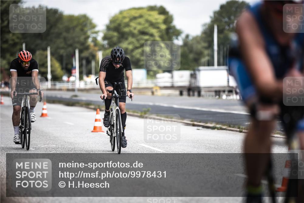 16.08.2026 - KN Förde Triathlon 2026 H.Heesch http://msf.ph/oto/9978431 16.08.2026 11:32:04 Radfahren 331, 352, 363, 410 meine-sportfotos.de