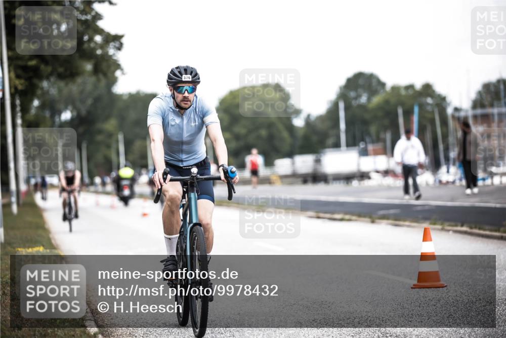 16.08.2026 - KN Förde Triathlon 2026 H.Heesch http://msf.ph/oto/9978432 16.08.2026 11:25:09 Radfahren 331, 341, 355, 375, 376, 409 meine-sportfotos.de