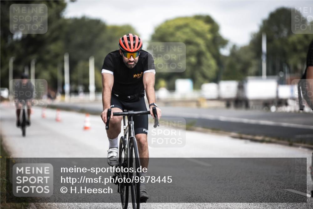 16.08.2026 - KN Förde Triathlon 2026 H.Heesch http://msf.ph/oto/9978445 16.08.2026 11:32:05 Radfahren 331, 352, 363, 365, 410 meine-sportfotos.de