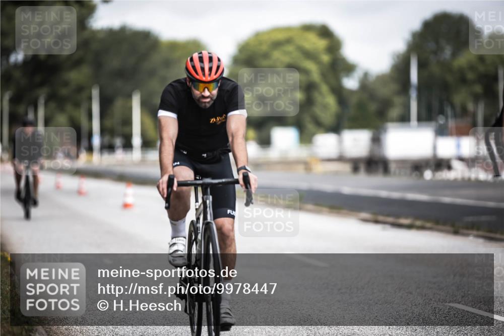 16.08.2026 - KN Förde Triathlon 2026 H.Heesch http://msf.ph/oto/9978447 16.08.2026 11:32:05 Radfahren 331, 352, 363, 365, 410 meine-sportfotos.de